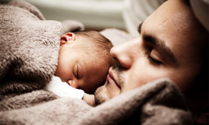 neonato padre sonno